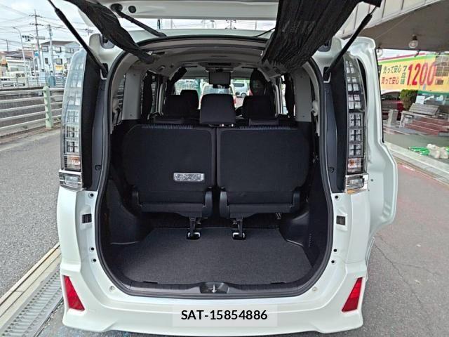Toyota VOXY 2015-09 8039093-29