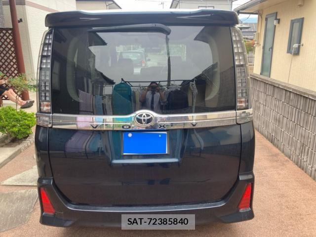 Toyota VOXY 2014-10 8039100-9