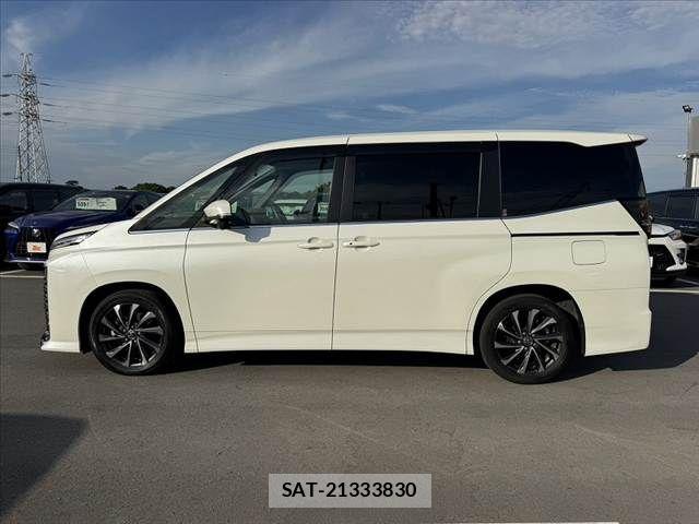 Toyota VOXY 2023-09 8039069-10