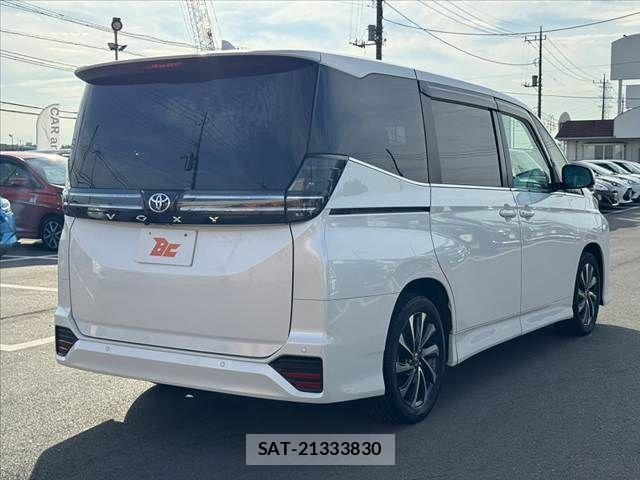 Toyota VOXY 2023-09 8039069-14