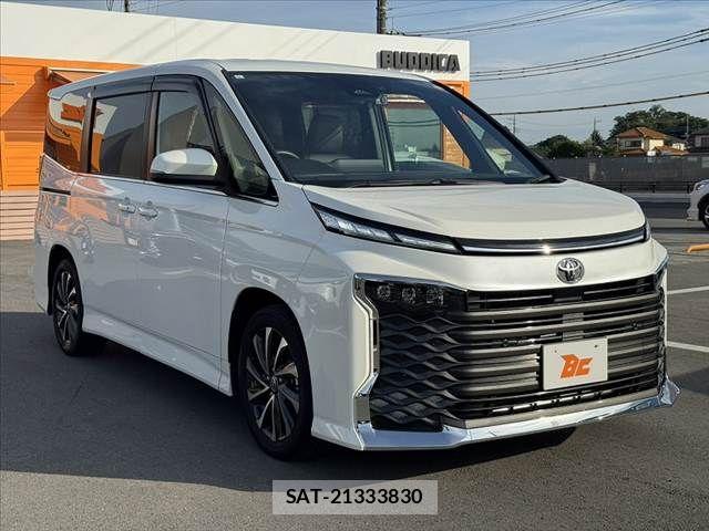 Toyota VOXY 2023-09 8039069-7
