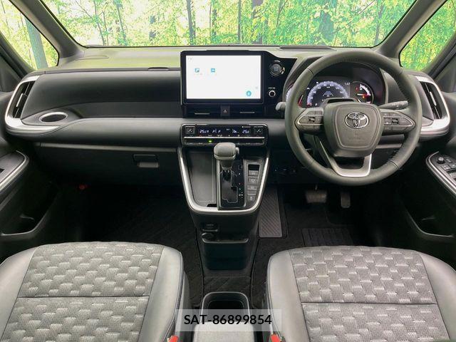 Toyota VOXY 2024-04 8039061-1