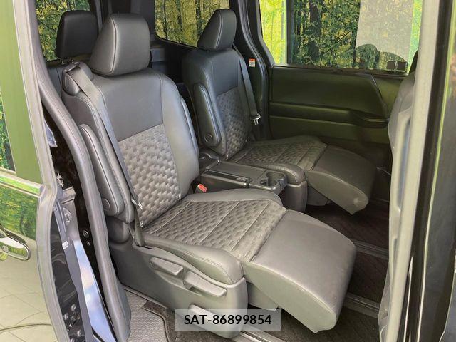Toyota VOXY 2024-04 8039061-8