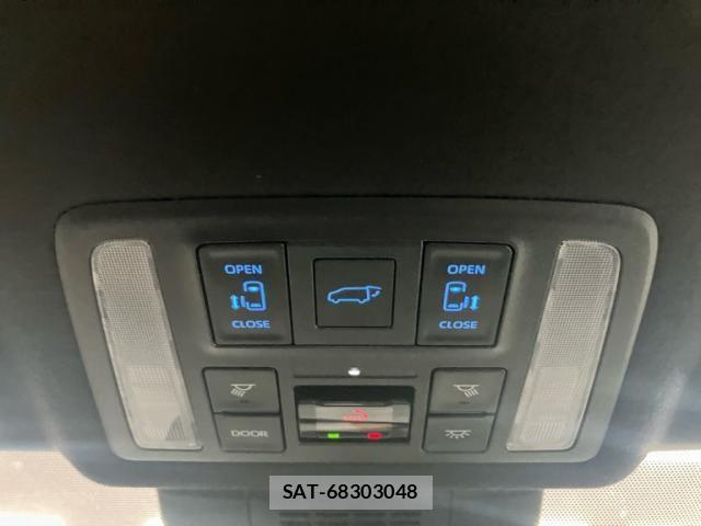 Toyota VOXY 2023-07 8039075-12