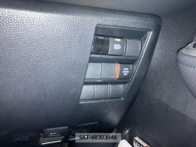 Toyota VOXY 2023-07 8039075-13