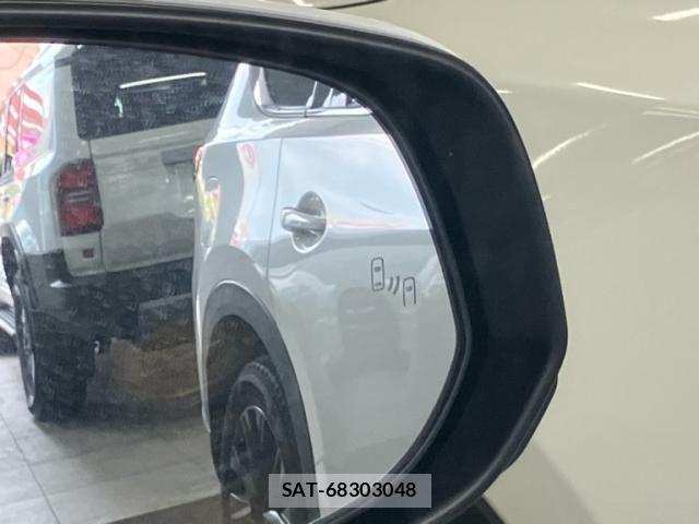 Toyota VOXY 2023-07 8039075-18
