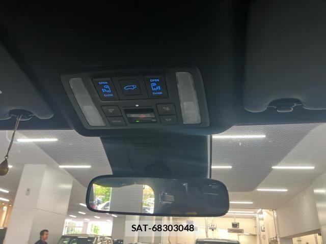 Toyota VOXY 2023-07 8039075-19