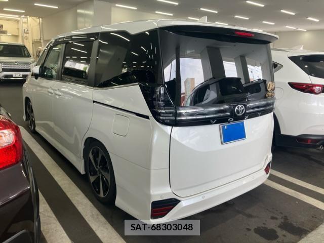 Toyota VOXY 2023-07 8039075-3
