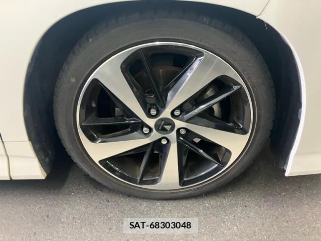 Toyota VOXY 2023-07 8039075-5