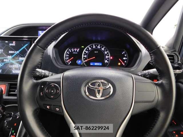 Toyota VOXY 2016-05 8039098-15