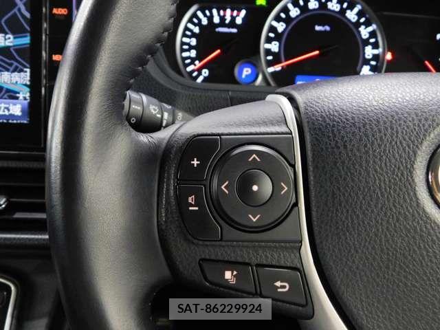 Toyota VOXY 2016-05 8039098-16