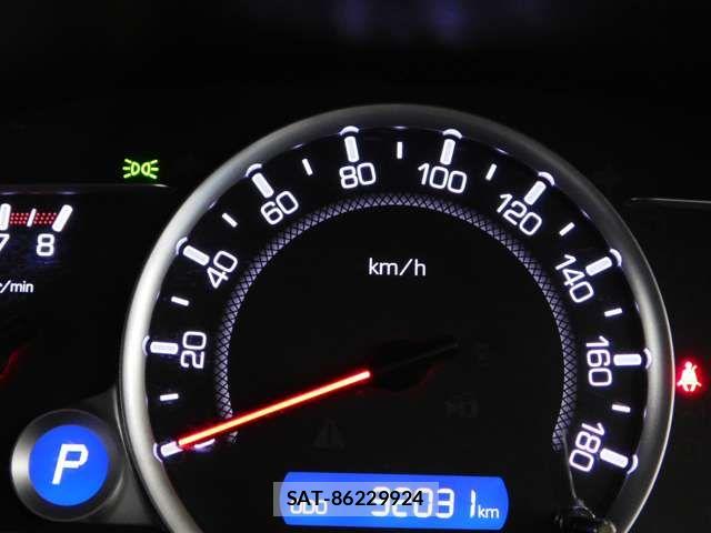 Toyota VOXY 2016-05 8039098-18