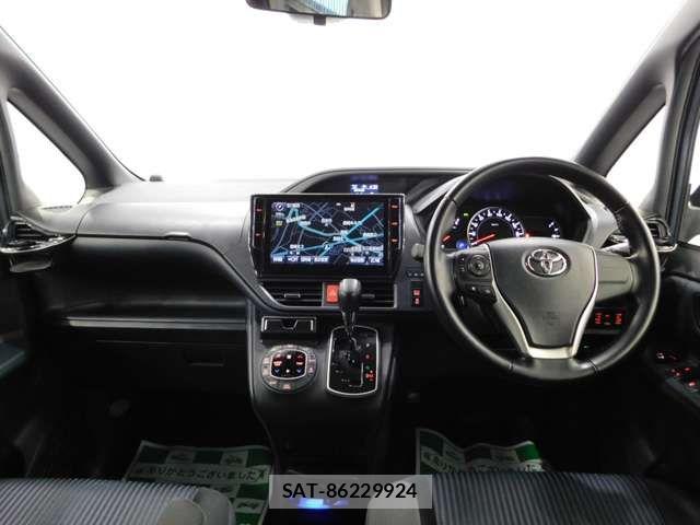 Toyota VOXY 2016-05 8039098-5