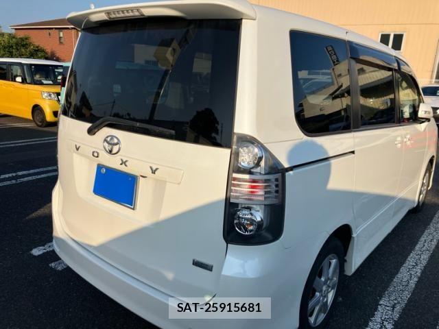 Toyota VOXY 2008-02 8039123-2