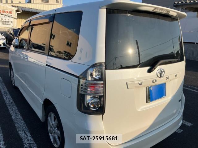 Toyota VOXY 2008-02 8039123-3