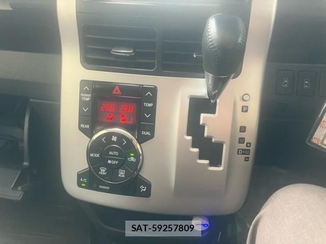 Toyota VOXY 2010-07 8039105-17