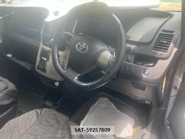 Toyota VOXY 2010-07 8039105-23