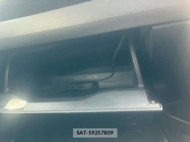 Toyota VOXY 2010-07 8039105-2