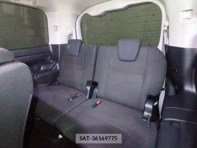 Toyota VOXY 2015-07 8039094-10