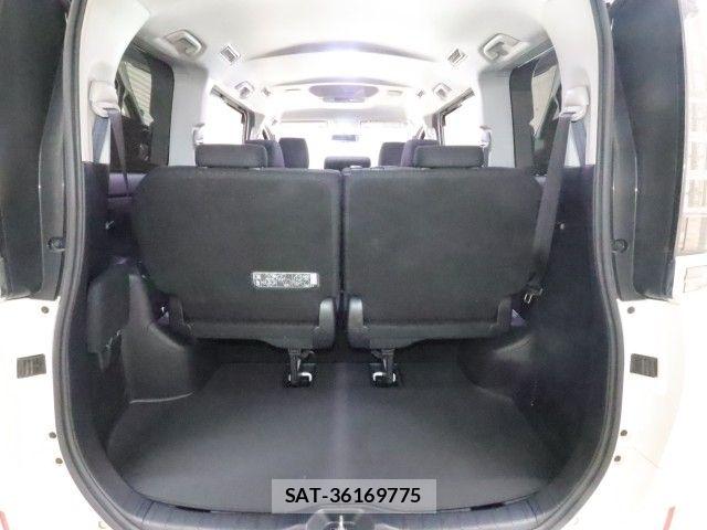 Toyota VOXY 2015-07 8039094-11