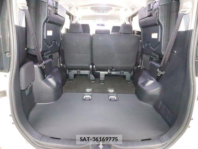 Toyota VOXY 2015-07 8039094-12