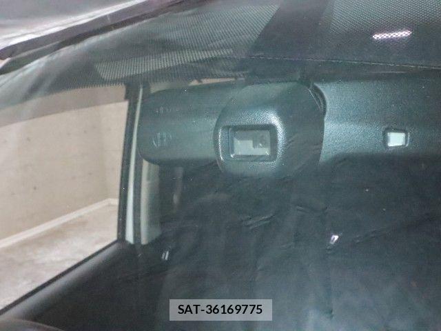 Toyota VOXY 2015-07 8039094-15