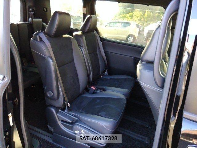 Toyota VOXY 2020-10 8039083-11