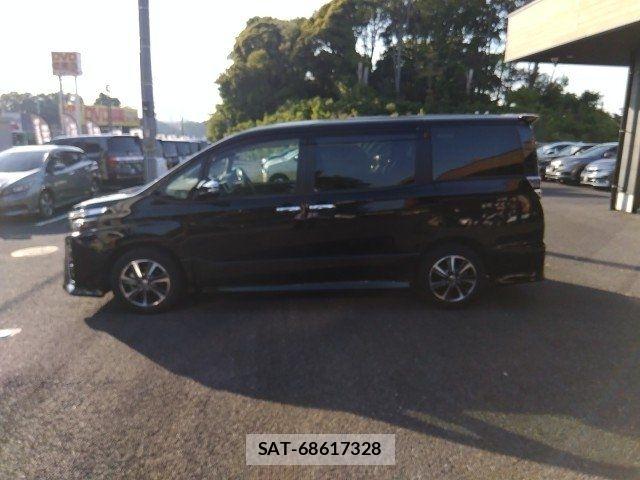 Toyota VOXY 2020-10 8039083-15
