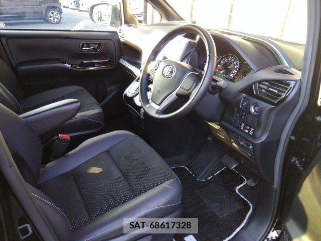 Toyota VOXY 2020-10 8039083-1
