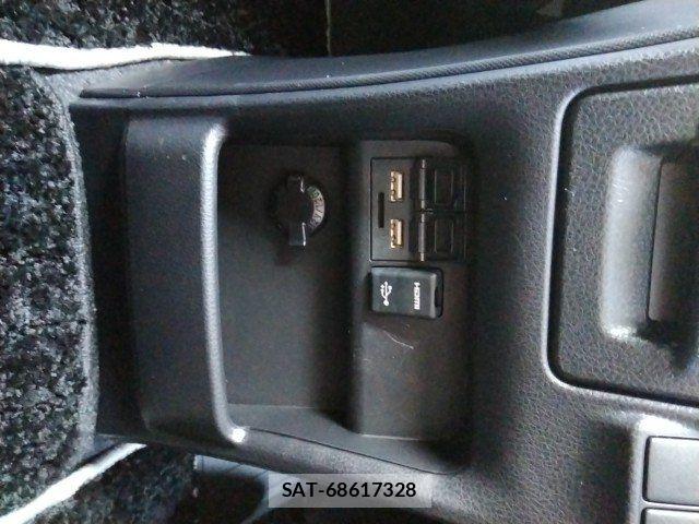 Toyota VOXY 2020-10 8039083-27