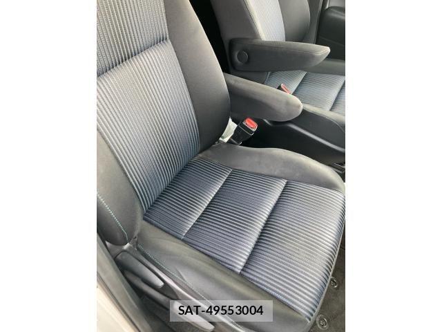 Toyota VOXY 2014-07 8039101-12
