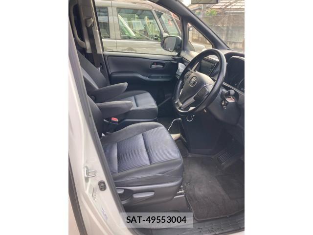 Toyota VOXY 2014-07 8039101-8