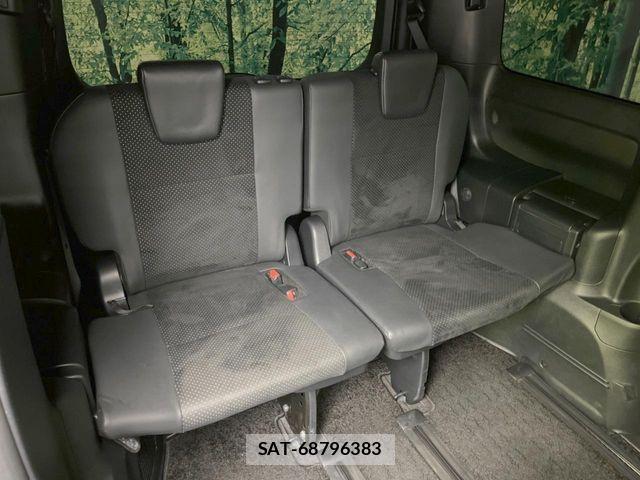 Toyota VOXY 2021-06 8039081-9