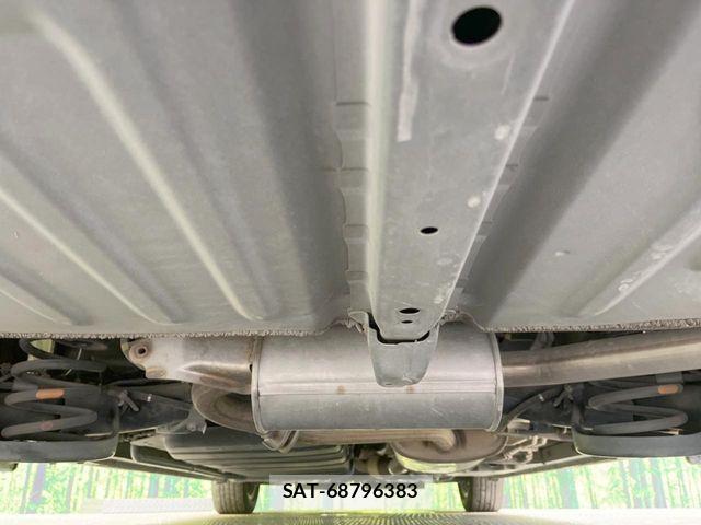 Toyota VOXY 2021-06 8039081-19