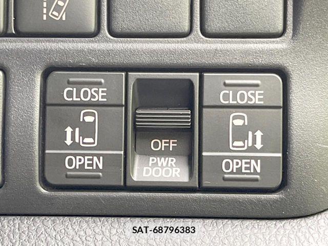 Toyota VOXY 2021-06 8039081-2