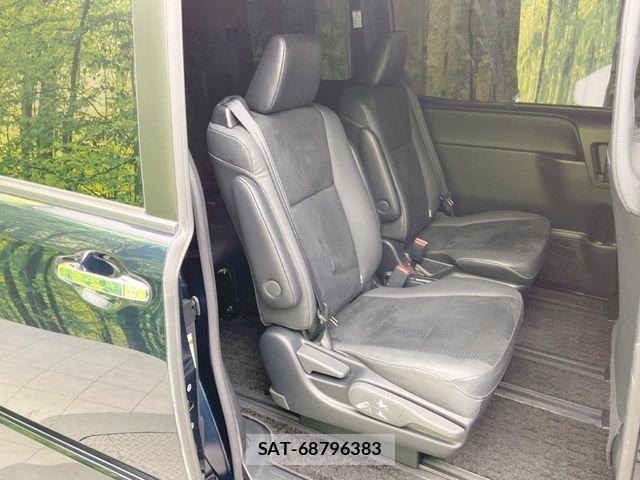 Toyota VOXY 2021-06 8039081-8