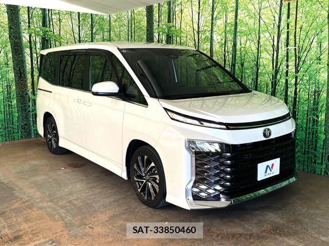 Toyota VOXY 2025-08 8039068-16