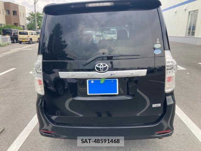 Toyota VOXY 2011-03 8039122-9