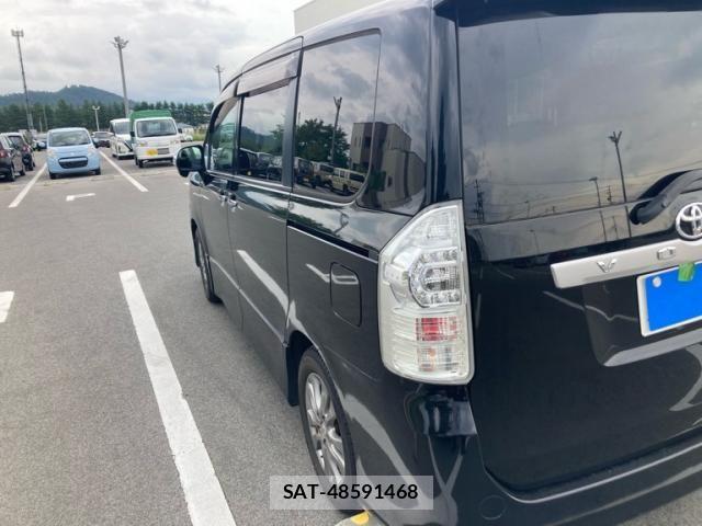 Toyota VOXY 2011-03 8039122-10