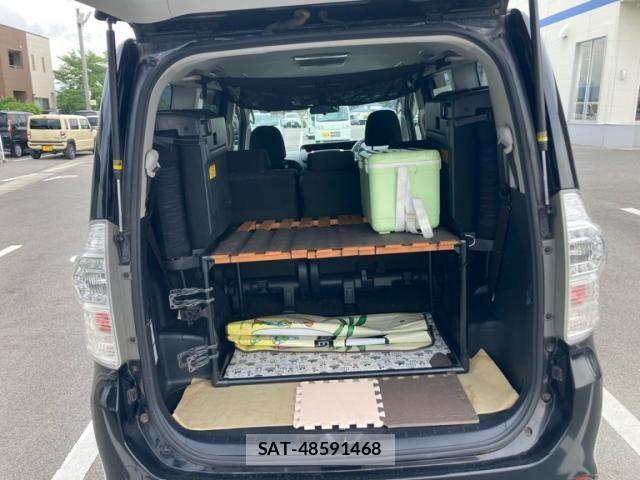 Toyota VOXY 2011-03 8039122-12
