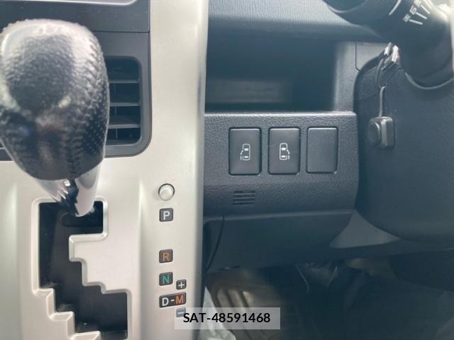 Toyota VOXY 2011-03 8039122-22