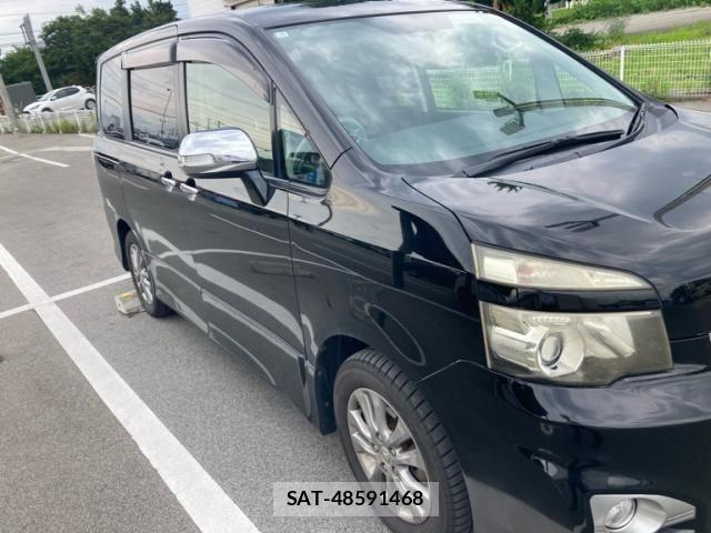 Toyota VOXY 2011-03 8039122-2