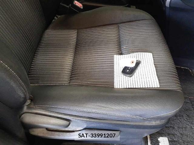 Toyota VOXY 2019-06 8044946-9