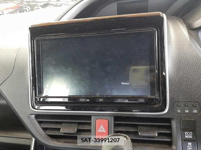 Toyota VOXY 2019-06 8044946-11