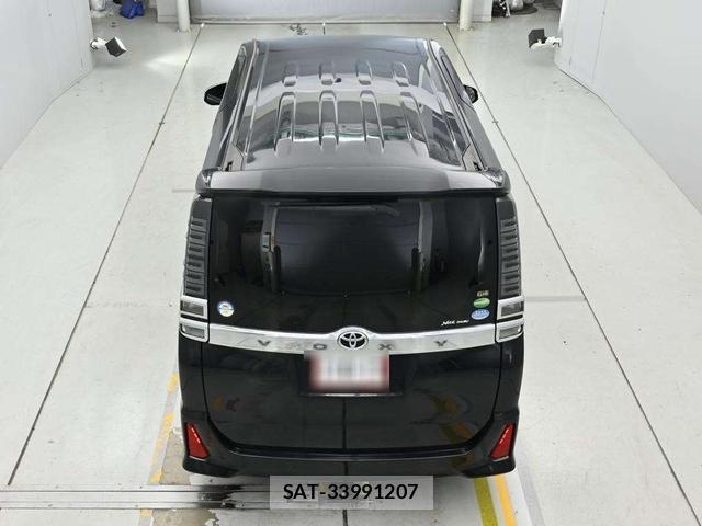 Toyota VOXY 2019-06 8044946-3