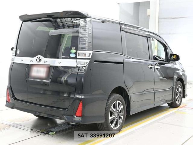 Toyota VOXY 2019-06 8044946-4