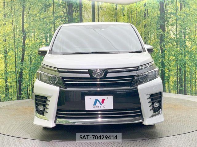 Toyota VOXY 2016-10 8039092-14