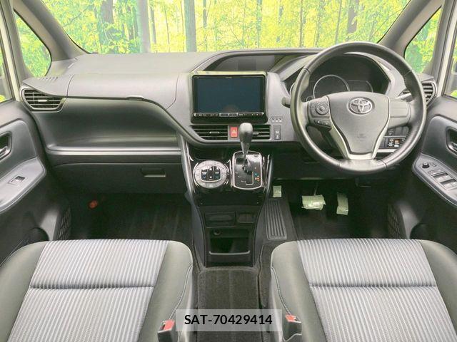 Toyota VOXY 2016-10 8039092-1
