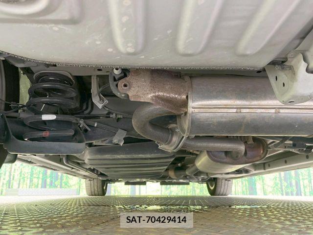 Toyota VOXY 2016-10 8039092-19