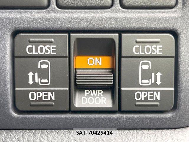 Toyota VOXY 2016-10 8039092-6